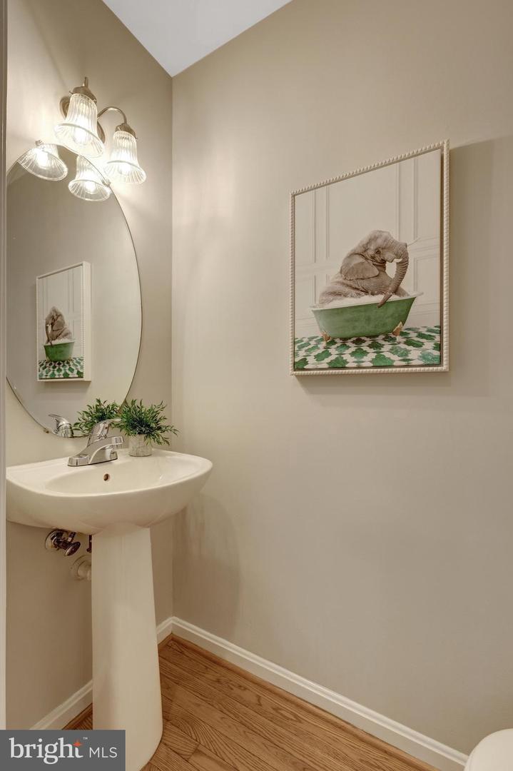 45559 GRAND CENTRAL SQ, STERLING, Virginia 20166, 3 Bedrooms Bedrooms, ,2 BathroomsBathrooms,Residential,For sale,45559 GRAND CENTRAL SQ,VALO2095660 MLS # VALO2095660