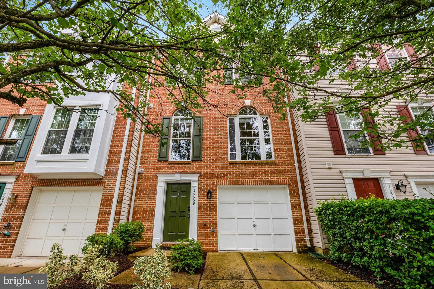 45559 GRAND CENTRAL SQ, STERLING, Virginia 20166, 3 Bedrooms Bedrooms, ,2 BathroomsBathrooms,Residential,For sale,45559 GRAND CENTRAL SQ,VALO2095660 MLS # VALO2095660