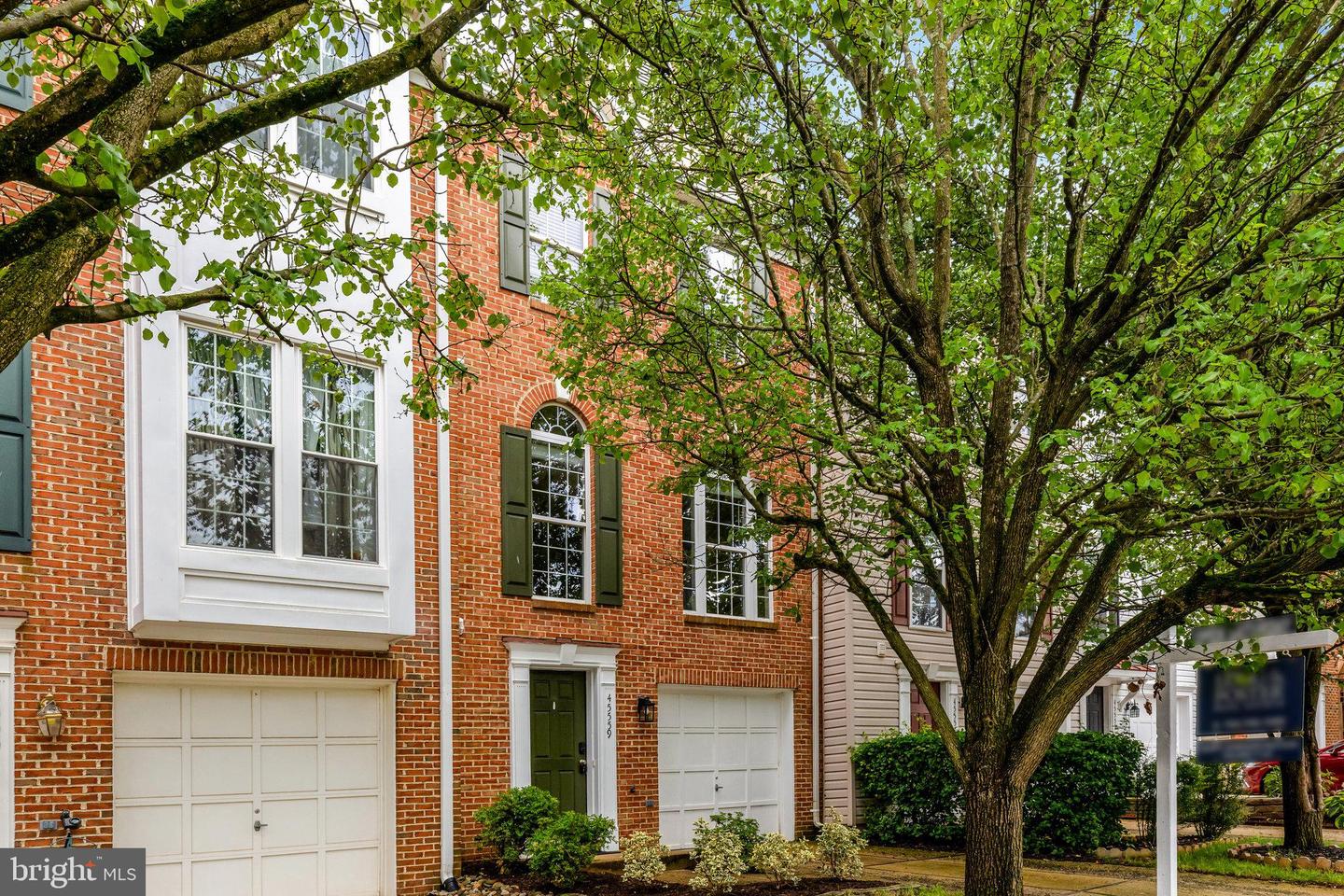 45559 GRAND CENTRAL SQ, STERLING, Virginia 20166, 3 Bedrooms Bedrooms, ,2 BathroomsBathrooms,Residential,For sale,45559 GRAND CENTRAL SQ,VALO2095660 MLS # VALO2095660