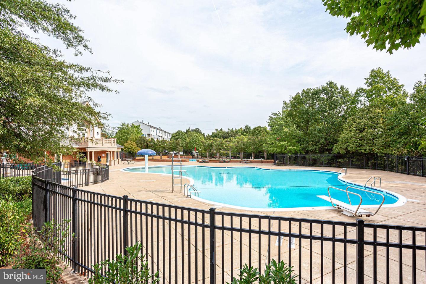45559 GRAND CENTRAL SQ, STERLING, Virginia 20166, 3 Bedrooms Bedrooms, ,2 BathroomsBathrooms,Residential,For sale,45559 GRAND CENTRAL SQ,VALO2095660 MLS # VALO2095660