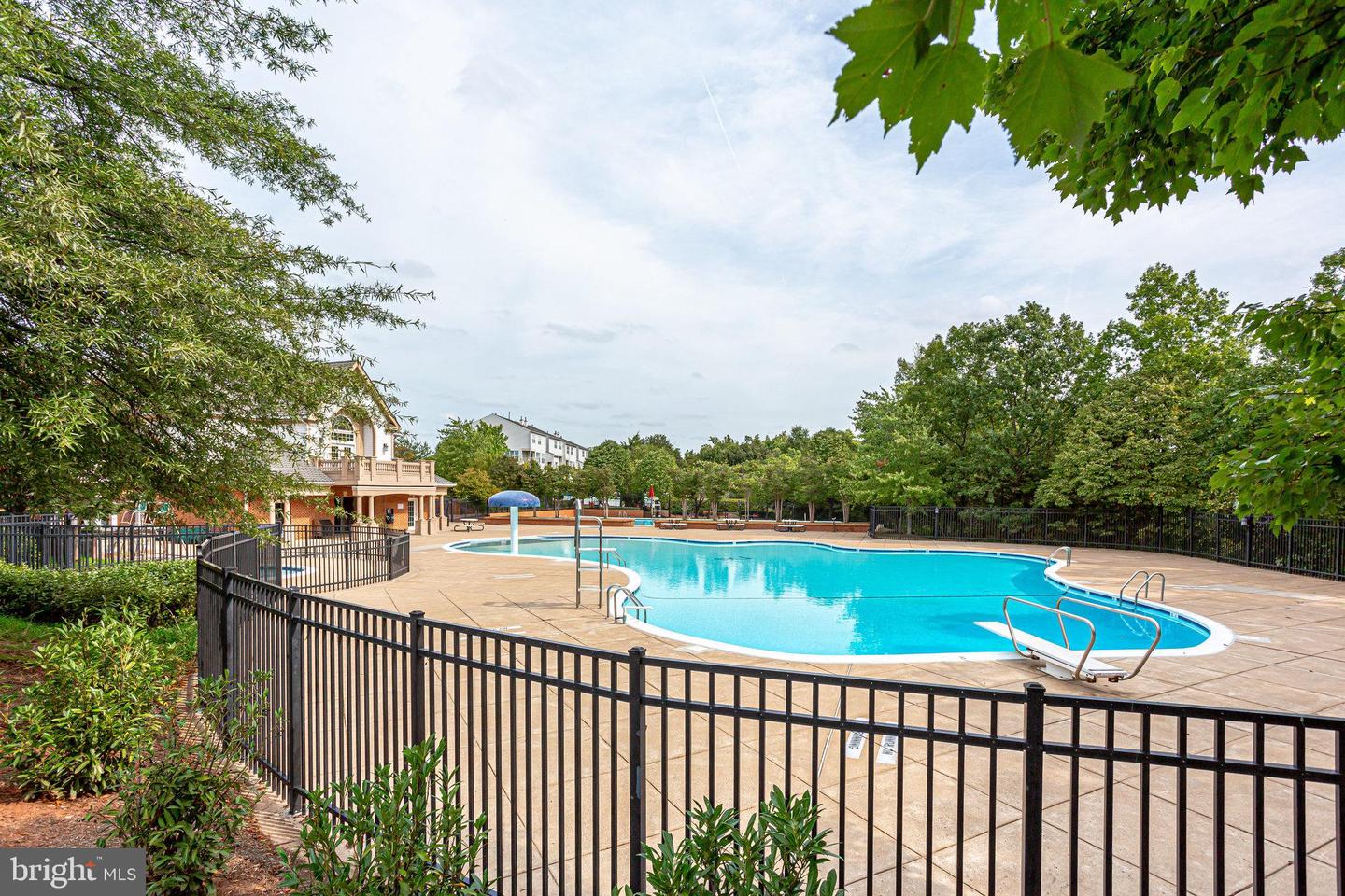 45559 GRAND CENTRAL SQ, STERLING, Virginia 20166, 3 Bedrooms Bedrooms, ,2 BathroomsBathrooms,Residential,For sale,45559 GRAND CENTRAL SQ,VALO2095660 MLS # VALO2095660