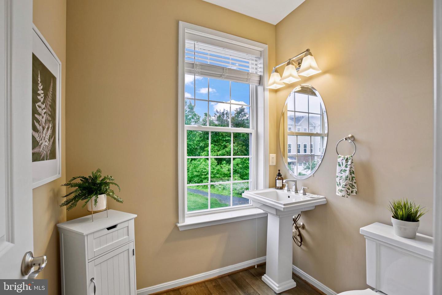 21529 WILLOW BREEZE SQ, ASHBURN, Virginia 20147, 3 Bedrooms Bedrooms, ,3 BathroomsBathrooms,Residential,For sale,21529 WILLOW BREEZE SQ,VALO2095732 MLS # VALO2095732