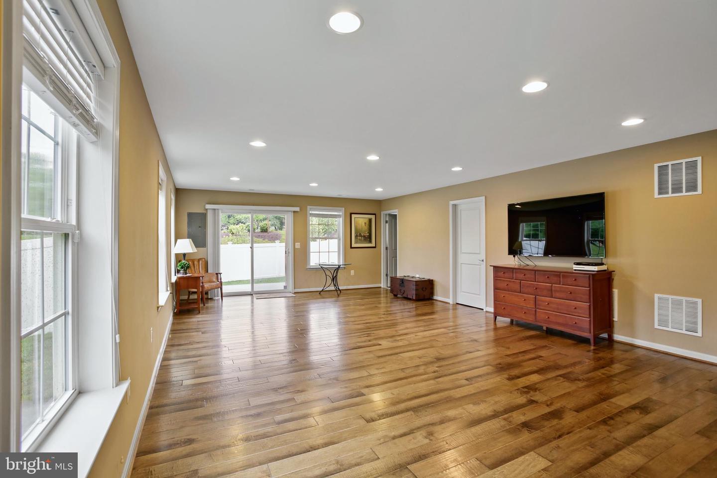 21529 WILLOW BREEZE SQ, ASHBURN, Virginia 20147, 3 Bedrooms Bedrooms, ,3 BathroomsBathrooms,Residential,For sale,21529 WILLOW BREEZE SQ,VALO2095732 MLS # VALO2095732