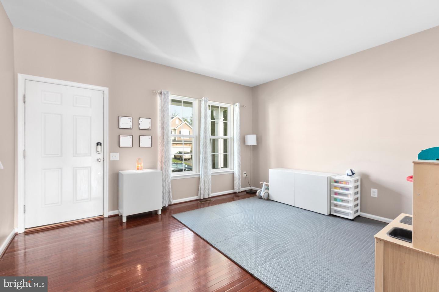 27 HOPKINS BRANCH WAY, FREDERICKSBURG, Virginia 22406, 4 Bedrooms Bedrooms, ,3 BathroomsBathrooms,Residential,For sale,27 HOPKINS BRANCH WAY,VAST2038700 MLS # VAST2038700