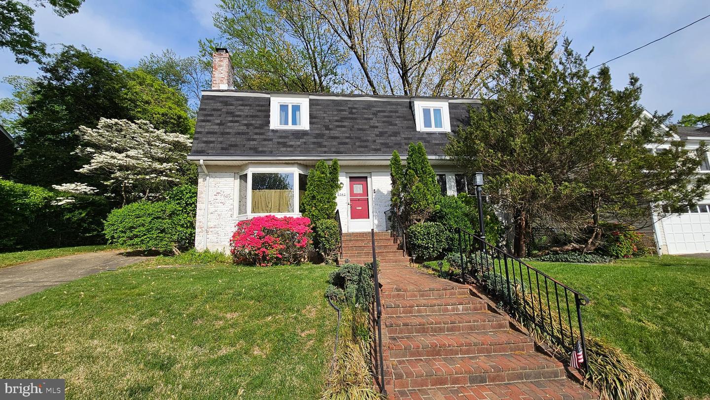 6542 35TH RD N, ARLINGTON, Virginia 22213, 6 Bedrooms Bedrooms, ,3 BathroomsBathrooms,Residential,For sale,6542 35TH RD N,VAAR2057330 MLS # VAAR2057330