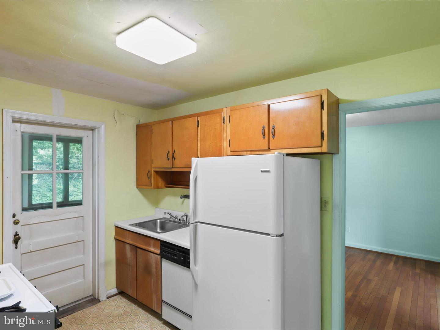 6542 35TH RD N, ARLINGTON, Virginia 22213, 6 Bedrooms Bedrooms, ,3 BathroomsBathrooms,Residential,For sale,6542 35TH RD N,VAAR2057330 MLS # VAAR2057330