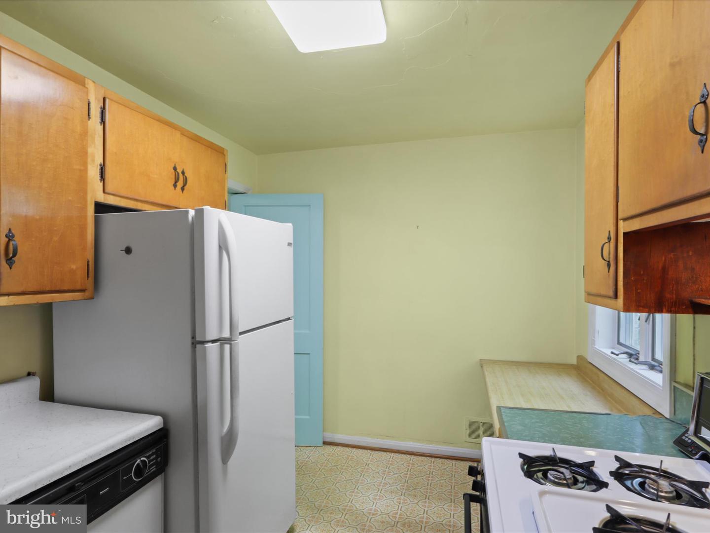 6542 35TH RD N, ARLINGTON, Virginia 22213, 6 Bedrooms Bedrooms, ,3 BathroomsBathrooms,Residential,For sale,6542 35TH RD N,VAAR2057330 MLS # VAAR2057330