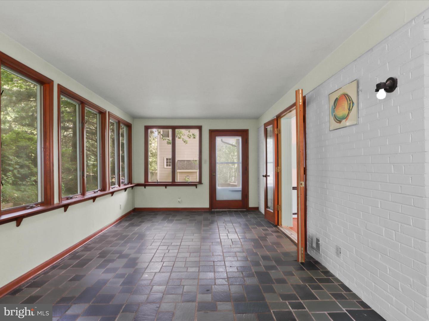 6542 35TH RD N, ARLINGTON, Virginia 22213, 6 Bedrooms Bedrooms, ,3 BathroomsBathrooms,Residential,For sale,6542 35TH RD N,VAAR2057330 MLS # VAAR2057330