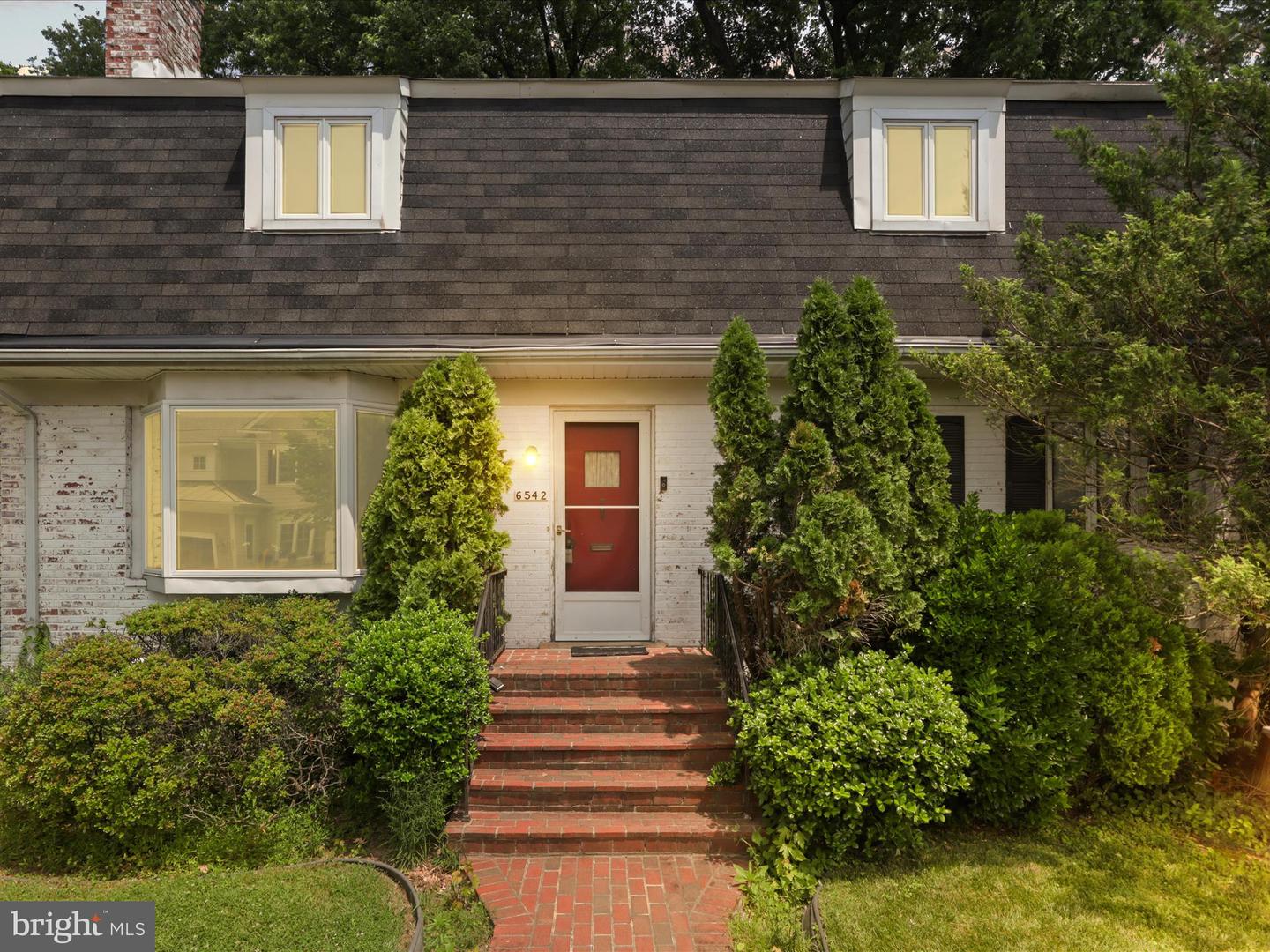 6542 35TH RD N, ARLINGTON, Virginia 22213, 6 Bedrooms Bedrooms, ,3 BathroomsBathrooms,Residential,For sale,6542 35TH RD N,VAAR2057330 MLS # VAAR2057330