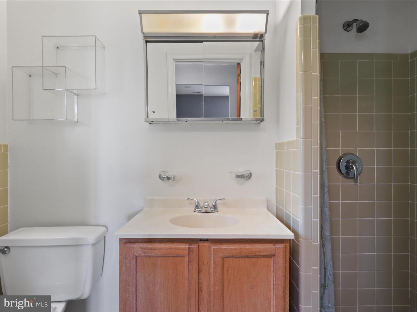 6542 35TH RD N, ARLINGTON, Virginia 22213, 6 Bedrooms Bedrooms, ,3 BathroomsBathrooms,Residential,For sale,6542 35TH RD N,VAAR2057330 MLS # VAAR2057330