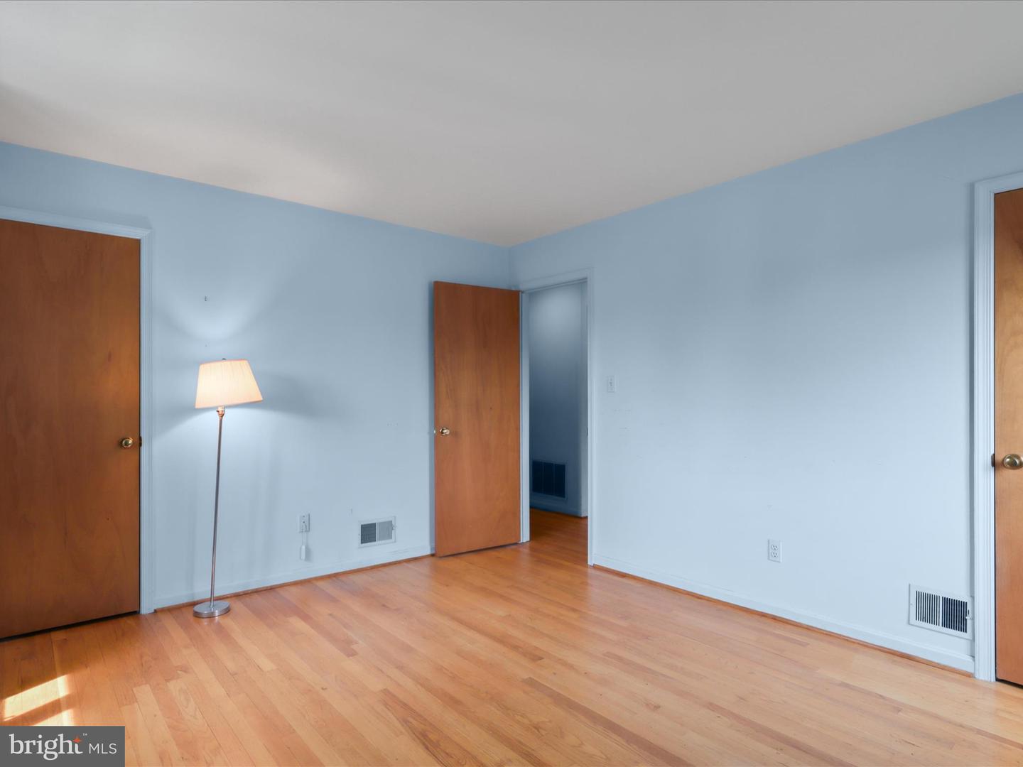 6542 35TH RD N, ARLINGTON, Virginia 22213, 6 Bedrooms Bedrooms, ,3 BathroomsBathrooms,Residential,For sale,6542 35TH RD N,VAAR2057330 MLS # VAAR2057330