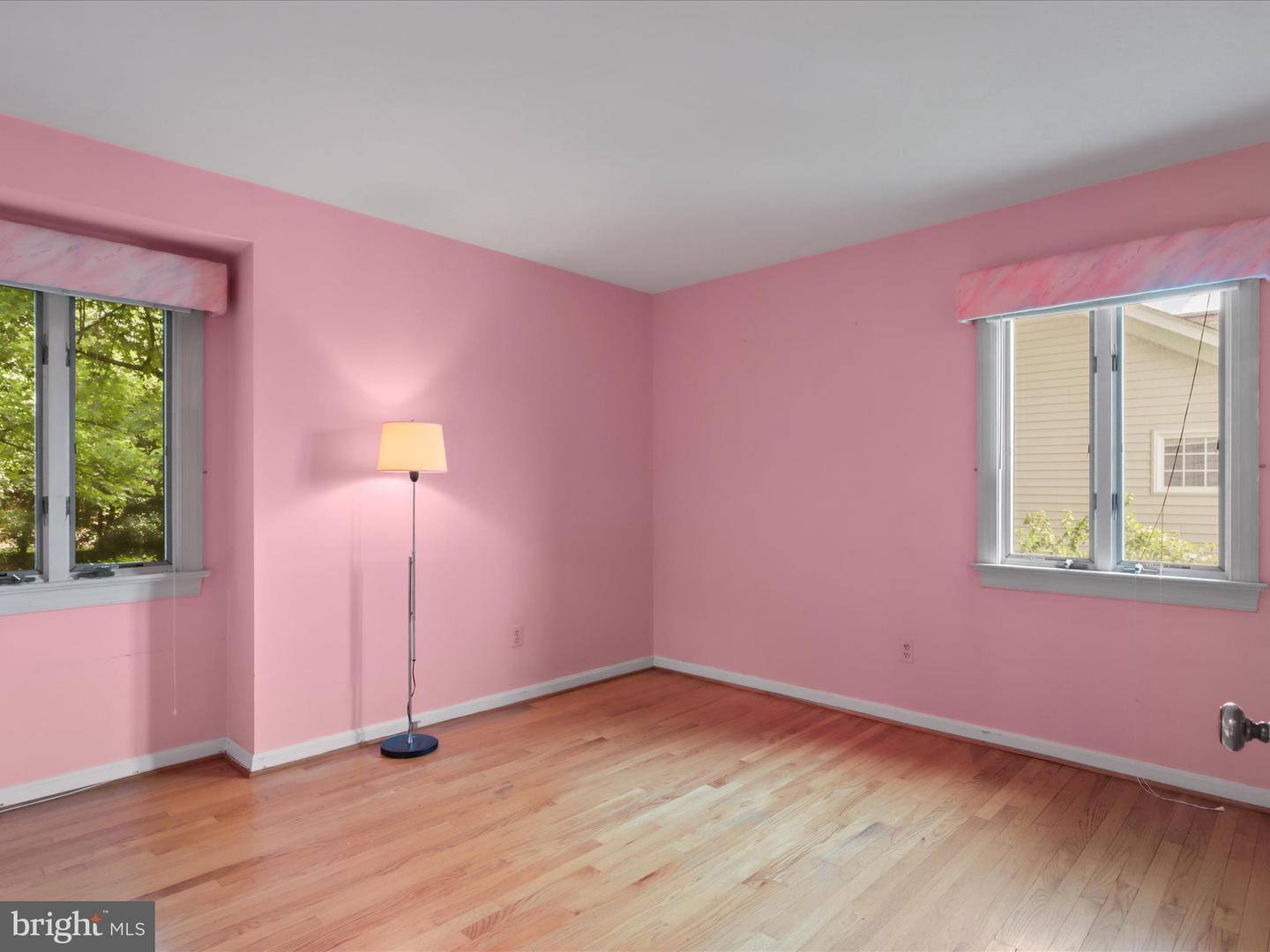 6542 35TH RD N, ARLINGTON, Virginia 22213, 6 Bedrooms Bedrooms, ,3 BathroomsBathrooms,Residential,For sale,6542 35TH RD N,VAAR2057330 MLS # VAAR2057330