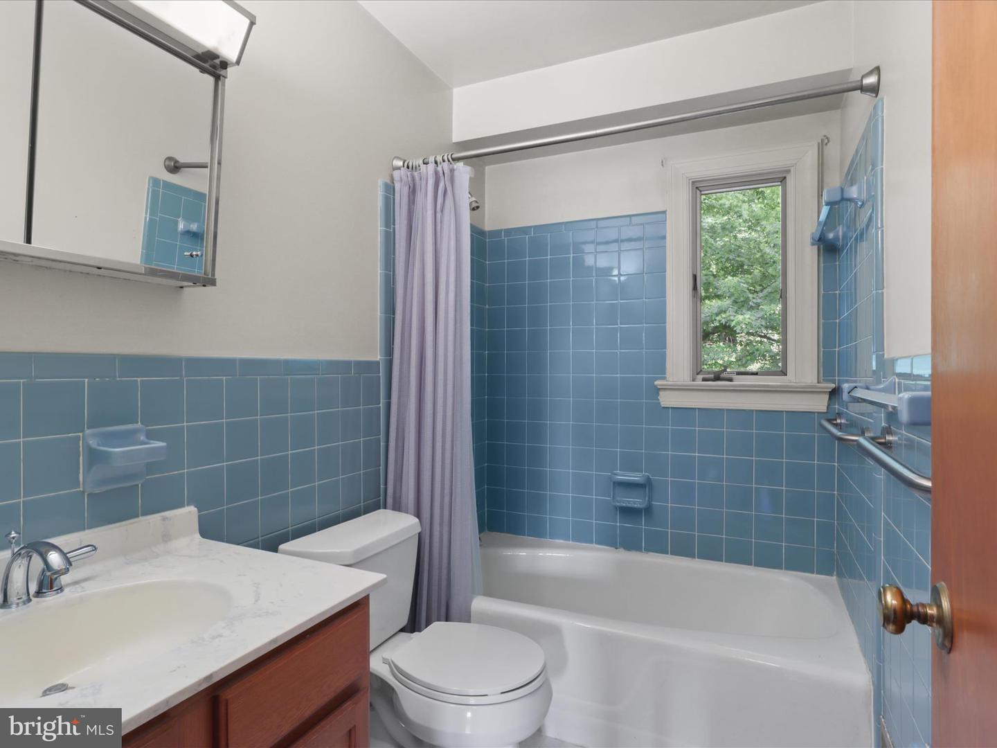 6542 35TH RD N, ARLINGTON, Virginia 22213, 6 Bedrooms Bedrooms, ,3 BathroomsBathrooms,Residential,For sale,6542 35TH RD N,VAAR2057330 MLS # VAAR2057330