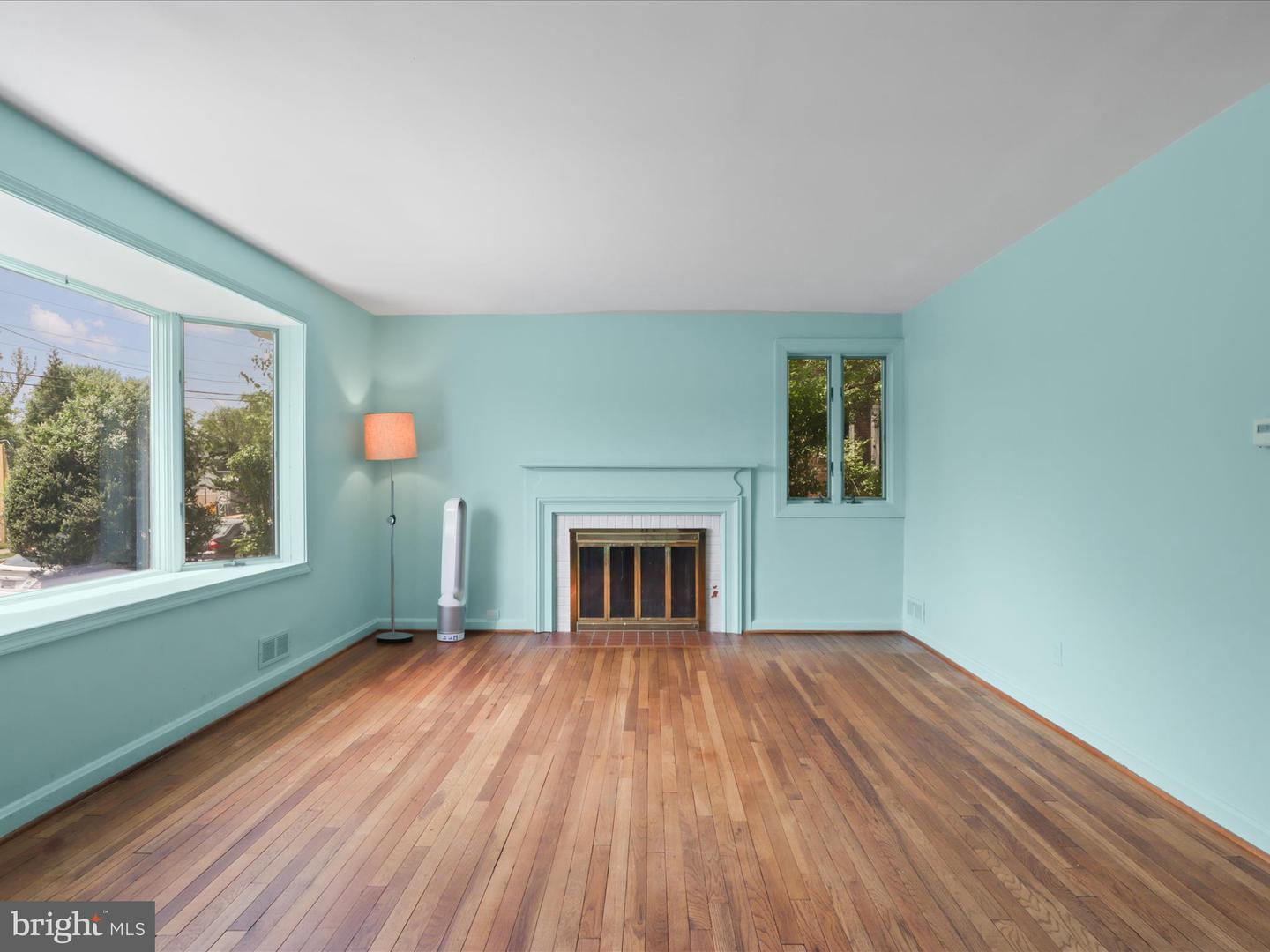 6542 35TH RD N, ARLINGTON, Virginia 22213, 6 Bedrooms Bedrooms, ,3 BathroomsBathrooms,Residential,For sale,6542 35TH RD N,VAAR2057330 MLS # VAAR2057330