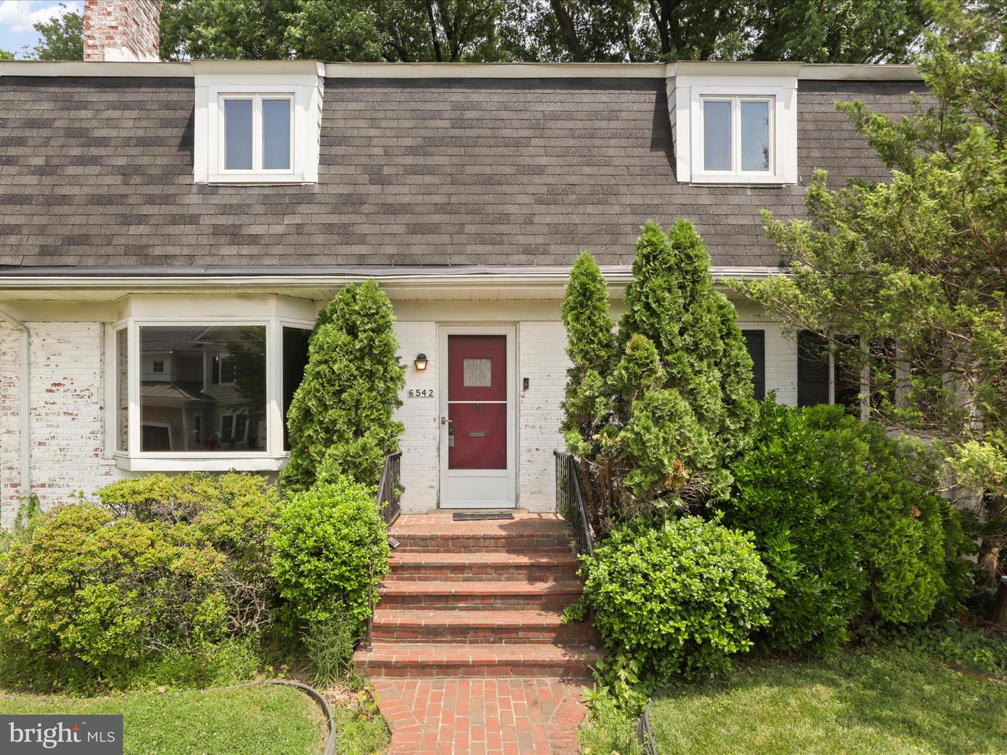 6542 35TH RD N, ARLINGTON, Virginia 22213, 6 Bedrooms Bedrooms, ,3 BathroomsBathrooms,Residential,For sale,6542 35TH RD N,VAAR2057330 MLS # VAAR2057330