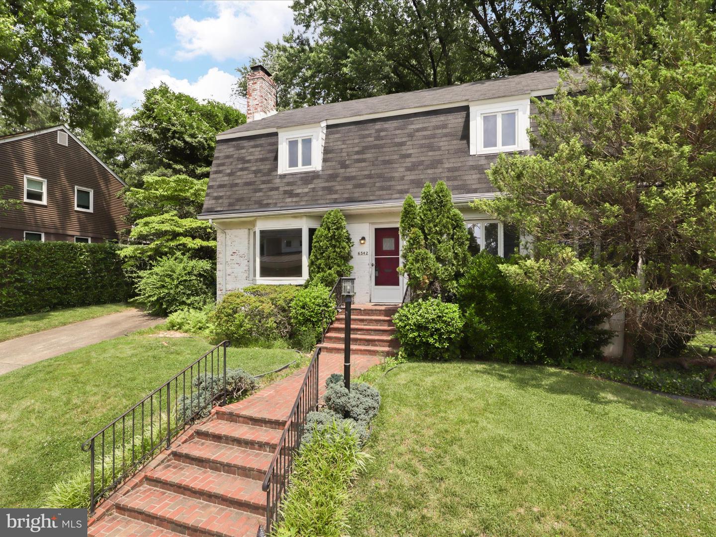 6542 35TH RD N, ARLINGTON, Virginia 22213, 6 Bedrooms Bedrooms, ,3 BathroomsBathrooms,Residential,For sale,6542 35TH RD N,VAAR2057330 MLS # VAAR2057330