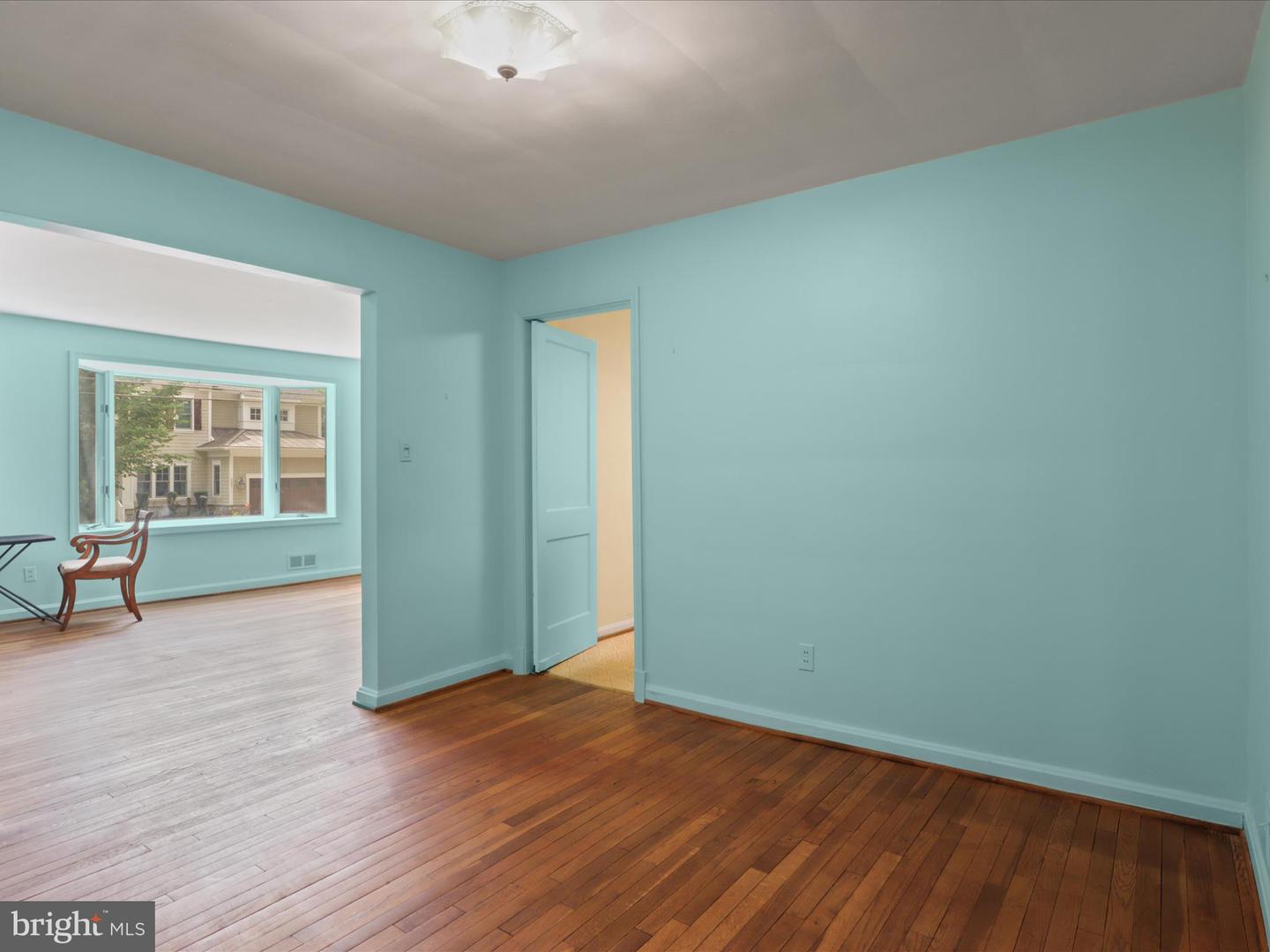 6542 35TH RD N, ARLINGTON, Virginia 22213, 6 Bedrooms Bedrooms, ,3 BathroomsBathrooms,Residential,For sale,6542 35TH RD N,VAAR2057330 MLS # VAAR2057330