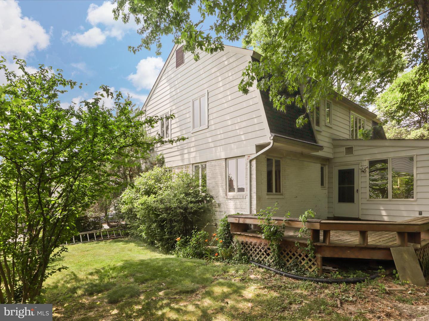 6542 35TH RD N, ARLINGTON, Virginia 22213, 6 Bedrooms Bedrooms, ,3 BathroomsBathrooms,Residential,For sale,6542 35TH RD N,VAAR2057330 MLS # VAAR2057330