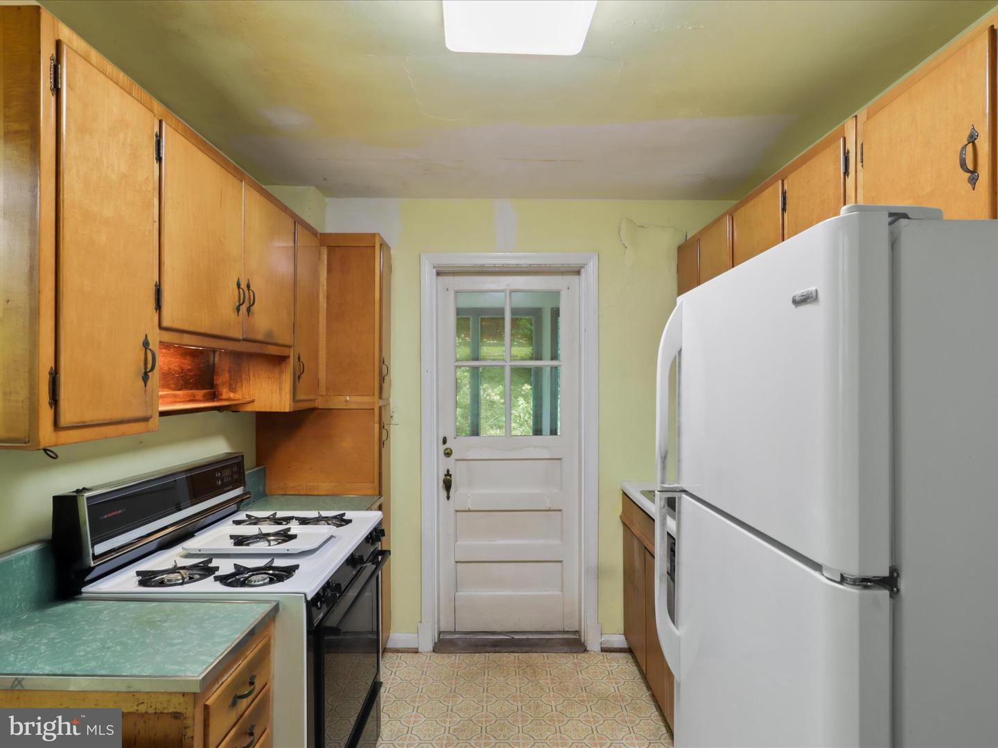 6542 35TH RD N, ARLINGTON, Virginia 22213, 6 Bedrooms Bedrooms, ,3 BathroomsBathrooms,Residential,For sale,6542 35TH RD N,VAAR2057330 MLS # VAAR2057330