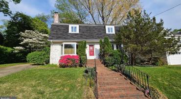6542 35TH RD N, ARLINGTON, Virginia 22213, 6 Bedrooms Bedrooms, ,3 BathroomsBathrooms,Residential,For sale,6542 35TH RD N,VAAR2057330 MLS # VAAR2057330