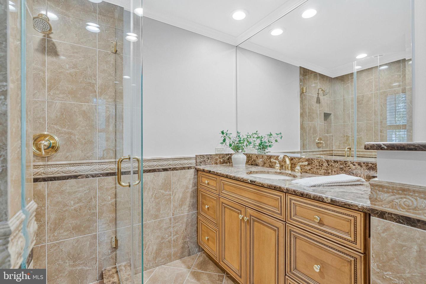 1153 RANDOLPH RD, MCLEAN, Virginia 22101, 4 Bedrooms Bedrooms, ,3 BathroomsBathrooms,Residential,For sale,1153 RANDOLPH RD,VAFX2240868 MLS # VAFX2240868