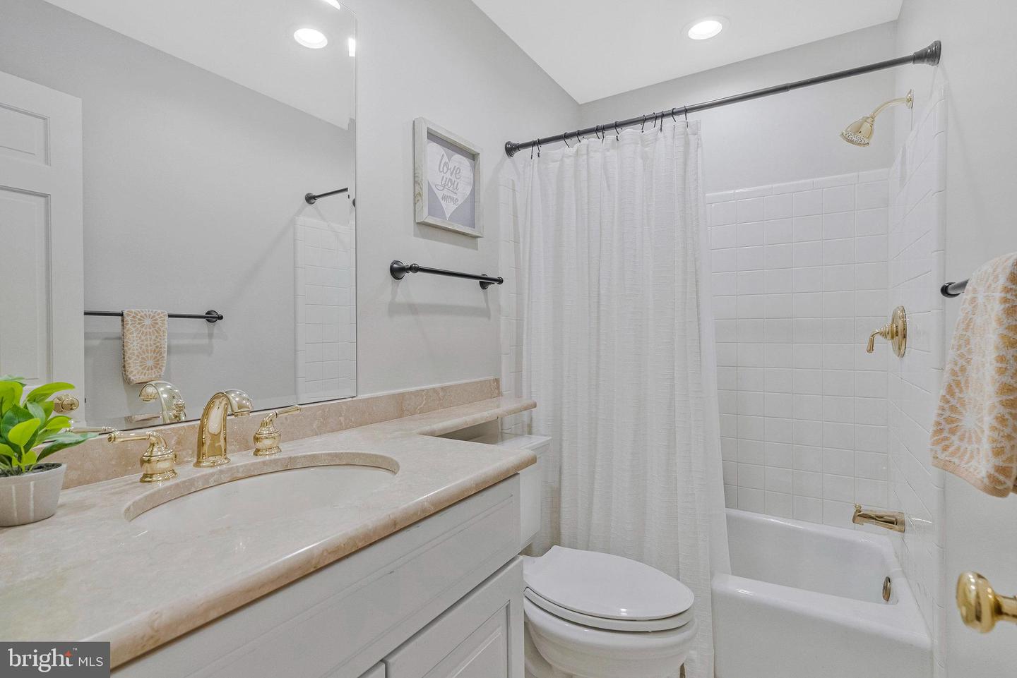 1153 RANDOLPH RD, MCLEAN, Virginia 22101, 4 Bedrooms Bedrooms, ,3 BathroomsBathrooms,Residential,For sale,1153 RANDOLPH RD,VAFX2240868 MLS # VAFX2240868