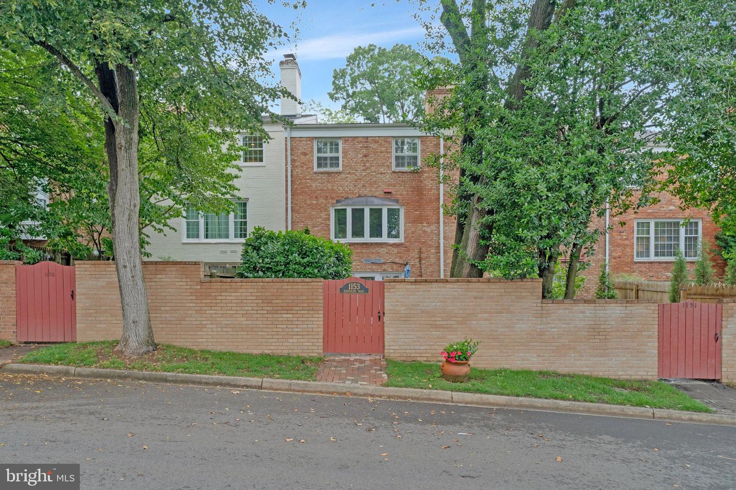 1153 RANDOLPH RD, MCLEAN, Virginia 22101, 4 Bedrooms Bedrooms, ,3 BathroomsBathrooms,Residential,For sale,1153 RANDOLPH RD,VAFX2240868 MLS # VAFX2240868