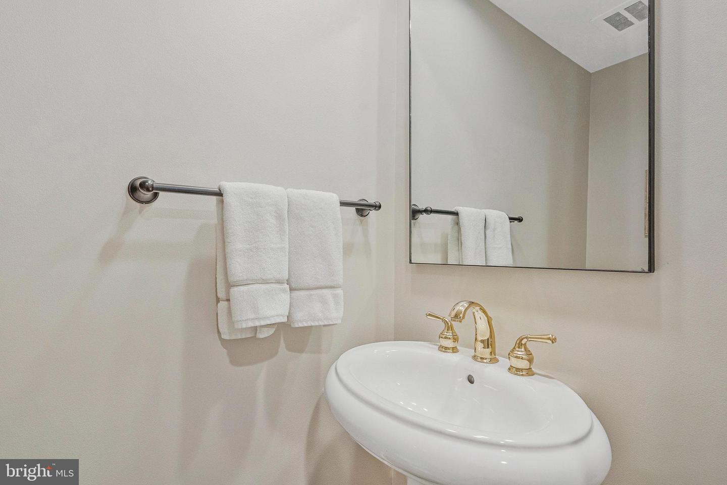 1153 RANDOLPH RD, MCLEAN, Virginia 22101, 4 Bedrooms Bedrooms, ,3 BathroomsBathrooms,Residential,For sale,1153 RANDOLPH RD,VAFX2240868 MLS # VAFX2240868