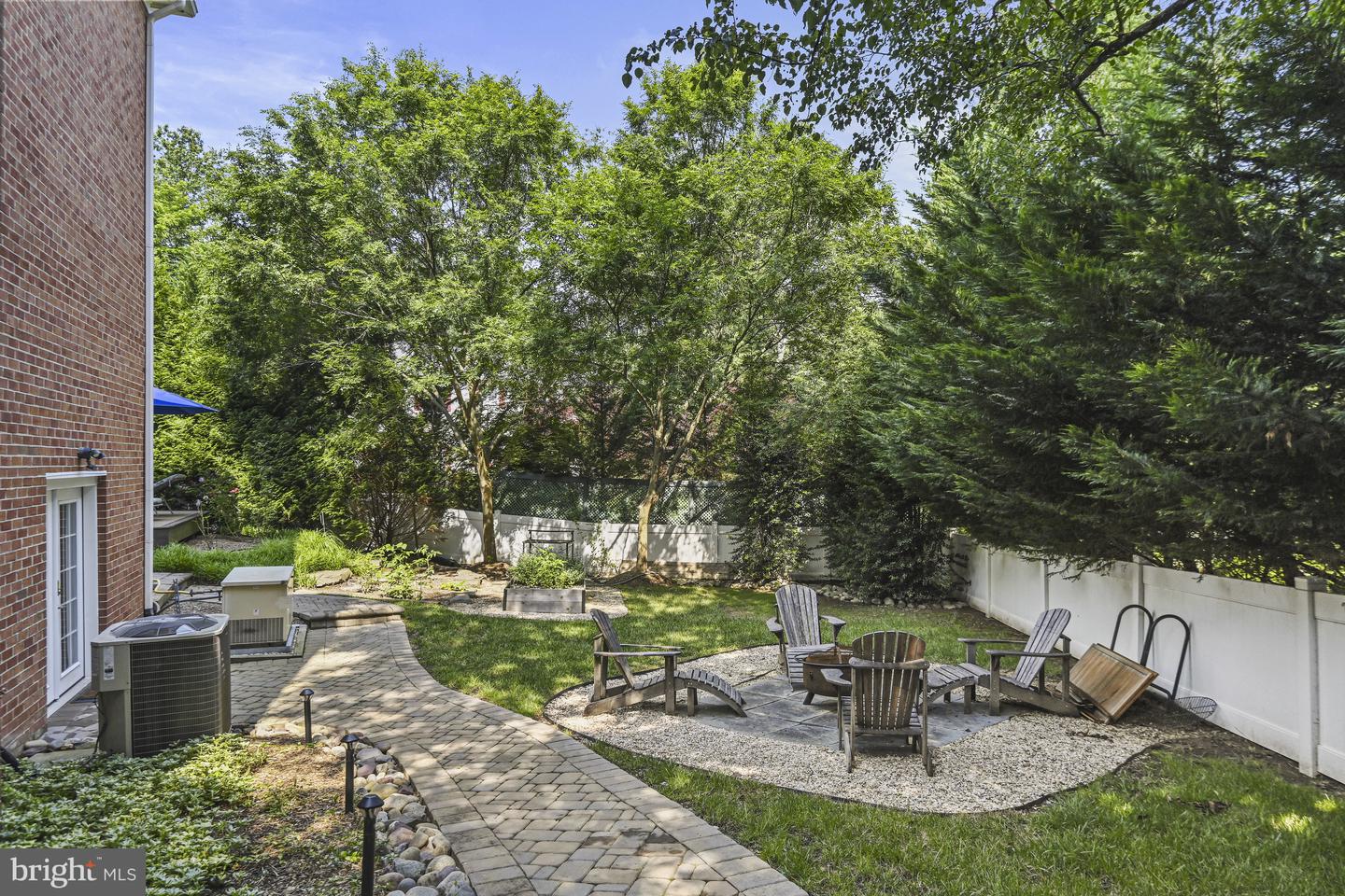 1016 BELLVIEW RD, MCLEAN, Virginia 22102, 5 Bedrooms Bedrooms, ,4 BathroomsBathrooms,Residential,For sale,1016 BELLVIEW RD,VAFX2241500 MLS # VAFX2241500