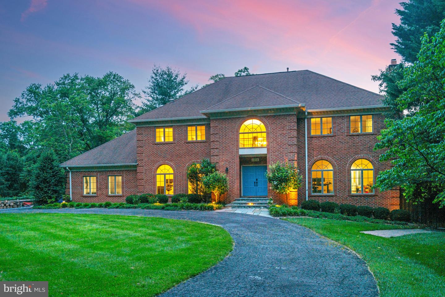 1016 BELLVIEW RD, MCLEAN, Virginia 22102, 5 Bedrooms Bedrooms, ,4 BathroomsBathrooms,Residential,For sale,1016 BELLVIEW RD,VAFX2241500 MLS # VAFX2241500