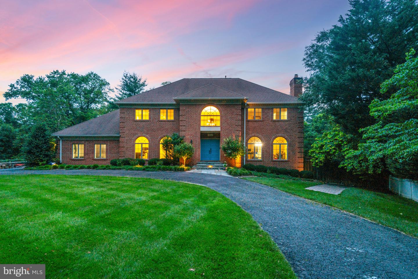 1016 BELLVIEW RD, MCLEAN, Virginia 22102, 5 Bedrooms Bedrooms, ,4 BathroomsBathrooms,Residential,For sale,1016 BELLVIEW RD,VAFX2241500 MLS # VAFX2241500