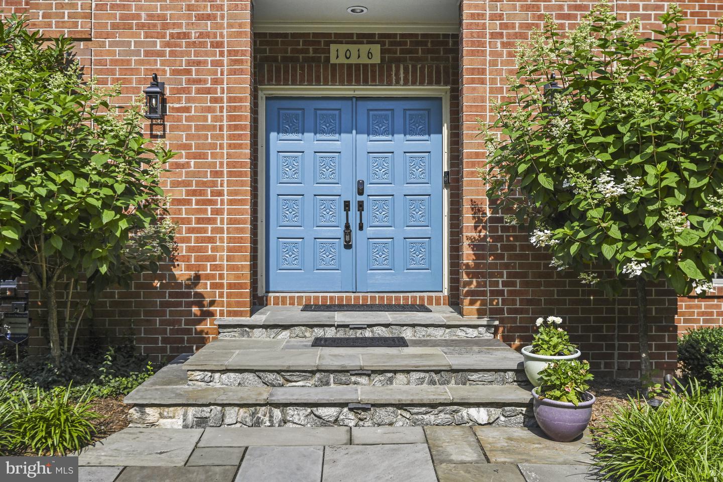 1016 BELLVIEW RD, MCLEAN, Virginia 22102, 5 Bedrooms Bedrooms, ,4 BathroomsBathrooms,Residential,For sale,1016 BELLVIEW RD,VAFX2241500 MLS # VAFX2241500