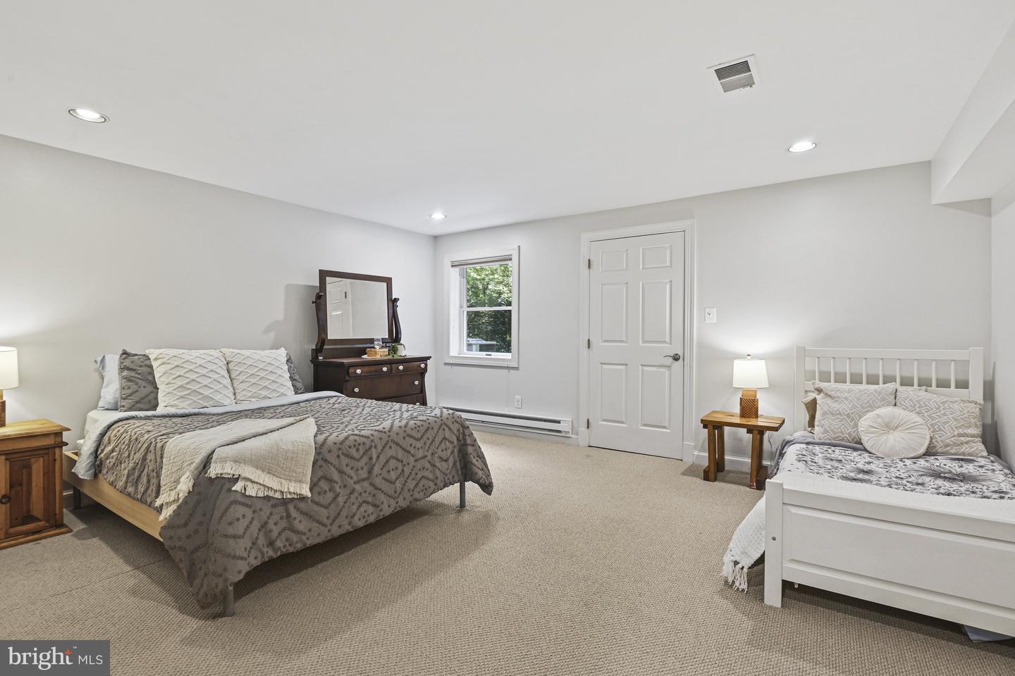 1016 BELLVIEW RD, MCLEAN, Virginia 22102, 5 Bedrooms Bedrooms, ,4 BathroomsBathrooms,Residential,For sale,1016 BELLVIEW RD,VAFX2241500 MLS # VAFX2241500
