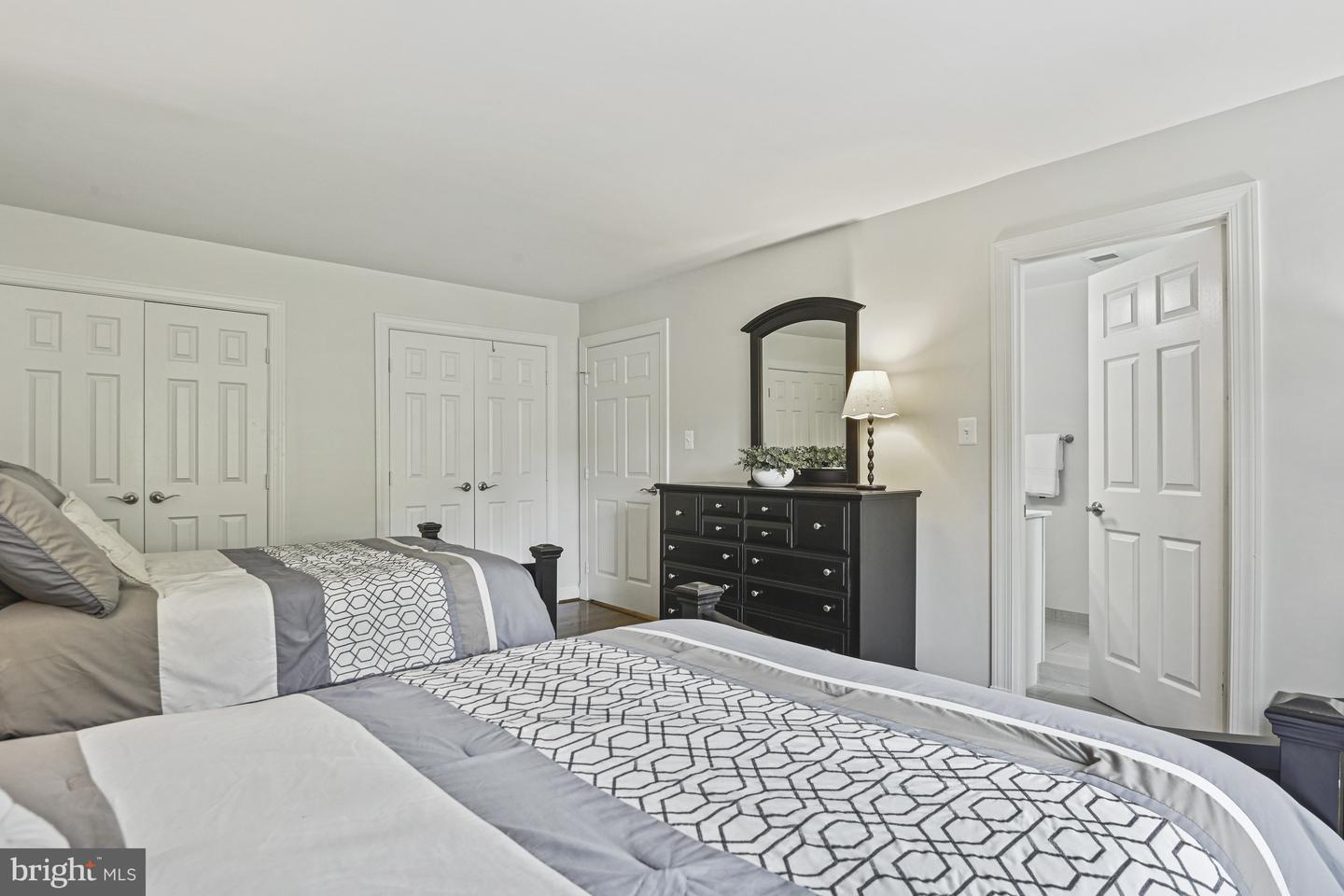 1016 BELLVIEW RD, MCLEAN, Virginia 22102, 5 Bedrooms Bedrooms, ,4 BathroomsBathrooms,Residential,For sale,1016 BELLVIEW RD,VAFX2241500 MLS # VAFX2241500