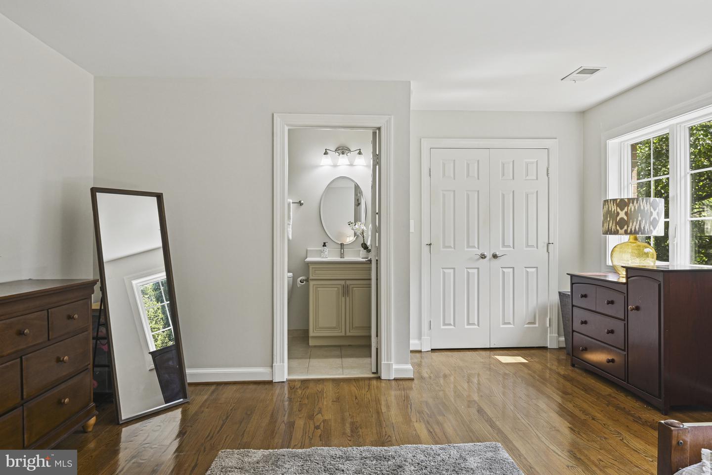 1016 BELLVIEW RD, MCLEAN, Virginia 22102, 5 Bedrooms Bedrooms, ,4 BathroomsBathrooms,Residential,For sale,1016 BELLVIEW RD,VAFX2241500 MLS # VAFX2241500