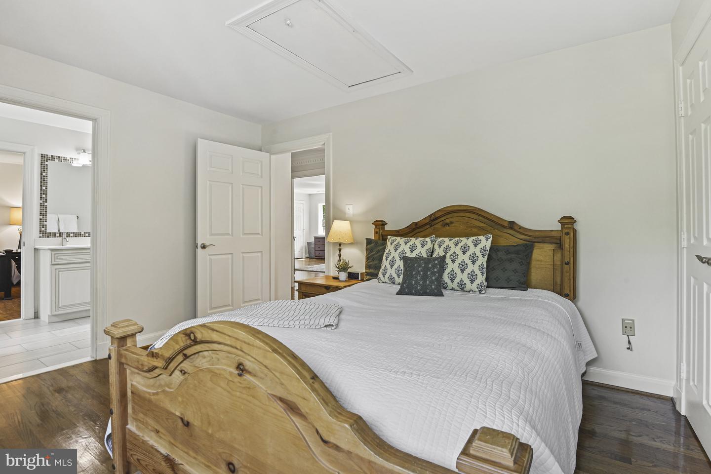 1016 BELLVIEW RD, MCLEAN, Virginia 22102, 5 Bedrooms Bedrooms, ,4 BathroomsBathrooms,Residential,For sale,1016 BELLVIEW RD,VAFX2241500 MLS # VAFX2241500