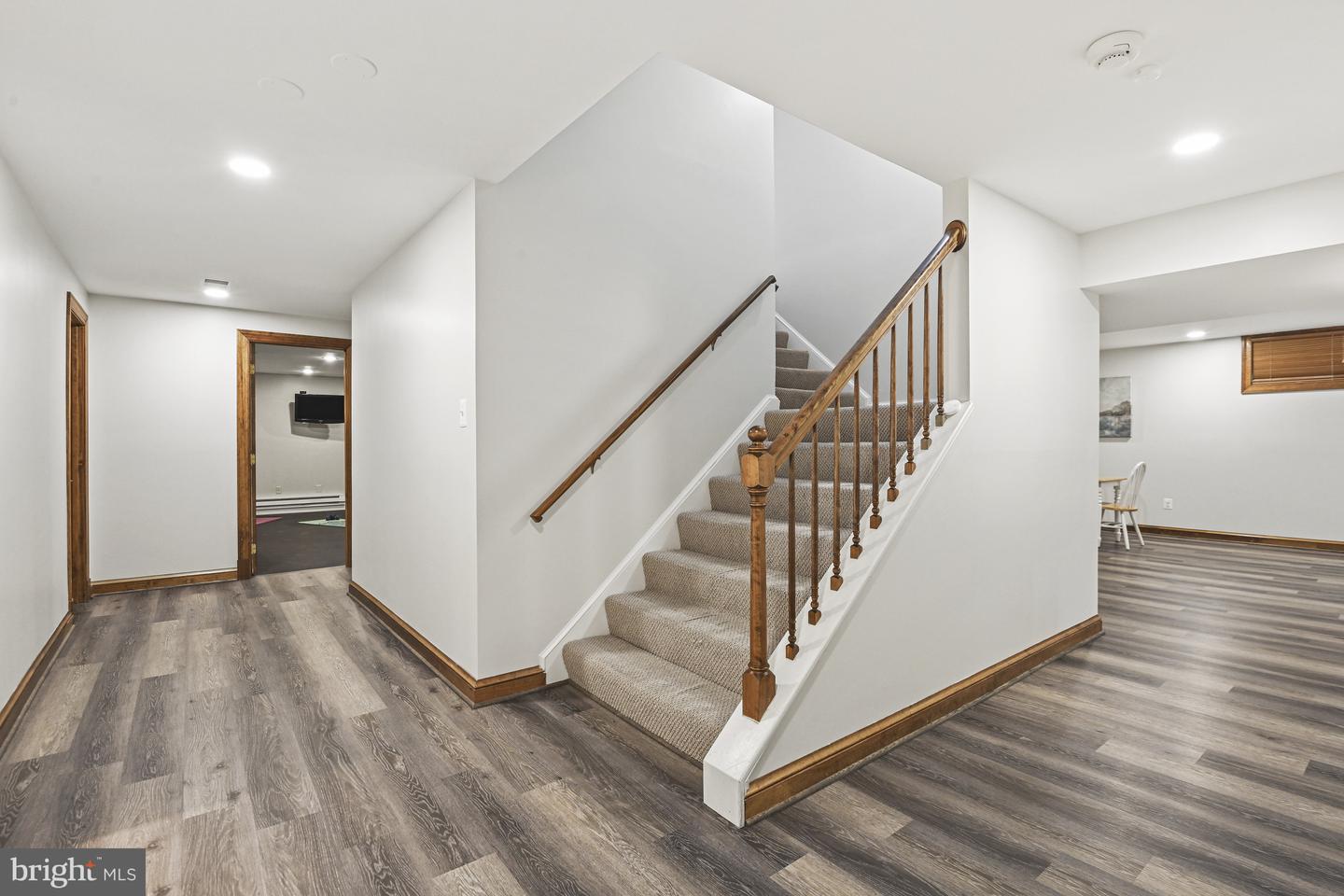 1016 BELLVIEW RD, MCLEAN, Virginia 22102, 5 Bedrooms Bedrooms, ,4 BathroomsBathrooms,Residential,For sale,1016 BELLVIEW RD,VAFX2241500 MLS # VAFX2241500