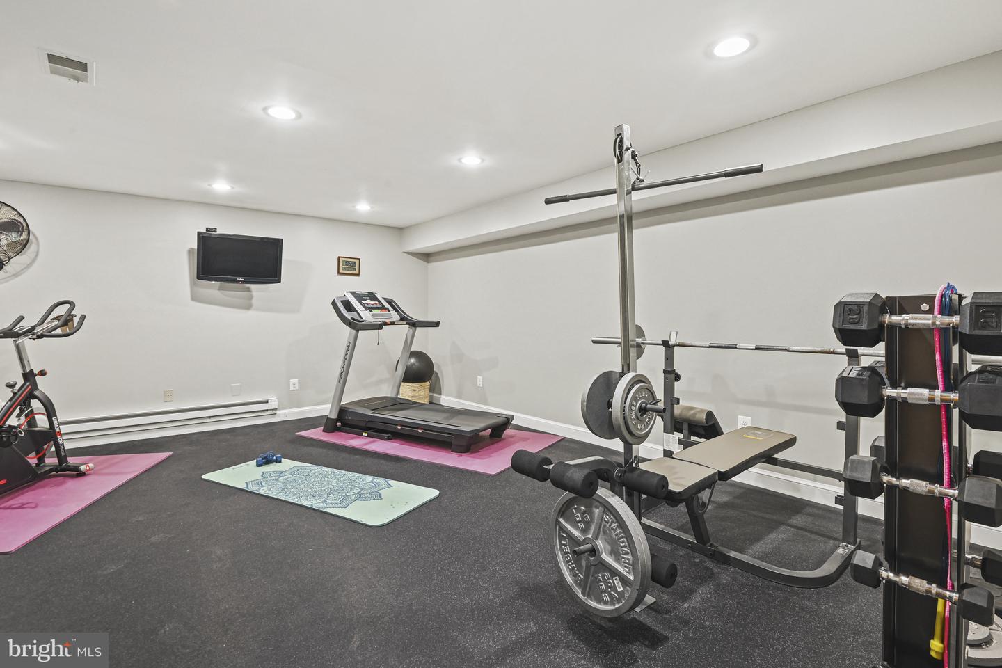 1016 BELLVIEW RD, MCLEAN, Virginia 22102, 5 Bedrooms Bedrooms, ,4 BathroomsBathrooms,Residential,For sale,1016 BELLVIEW RD,VAFX2241500 MLS # VAFX2241500