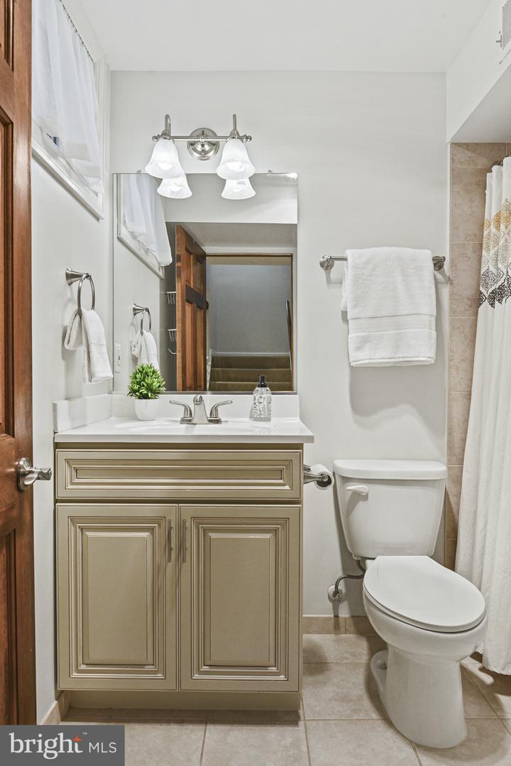 1016 BELLVIEW RD, MCLEAN, Virginia 22102, 5 Bedrooms Bedrooms, ,4 BathroomsBathrooms,Residential,For sale,1016 BELLVIEW RD,VAFX2241500 MLS # VAFX2241500