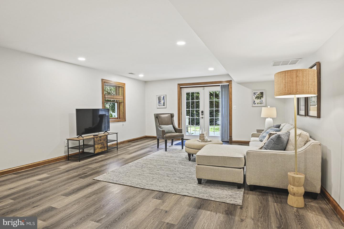 1016 BELLVIEW RD, MCLEAN, Virginia 22102, 5 Bedrooms Bedrooms, ,4 BathroomsBathrooms,Residential,For sale,1016 BELLVIEW RD,VAFX2241500 MLS # VAFX2241500