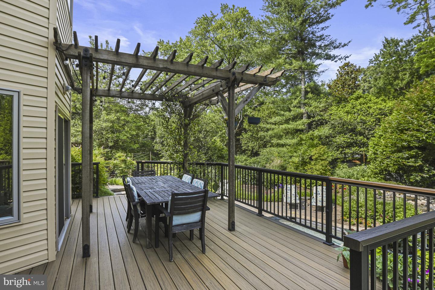 1016 BELLVIEW RD, MCLEAN, Virginia 22102, 5 Bedrooms Bedrooms, ,4 BathroomsBathrooms,Residential,For sale,1016 BELLVIEW RD,VAFX2241500 MLS # VAFX2241500