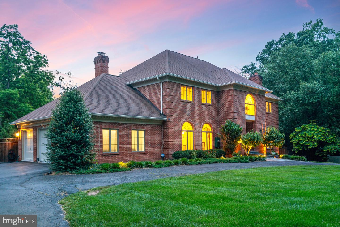 1016 BELLVIEW RD, MCLEAN, Virginia 22102, 5 Bedrooms Bedrooms, ,4 BathroomsBathrooms,Residential,For sale,1016 BELLVIEW RD,VAFX2241500 MLS # VAFX2241500