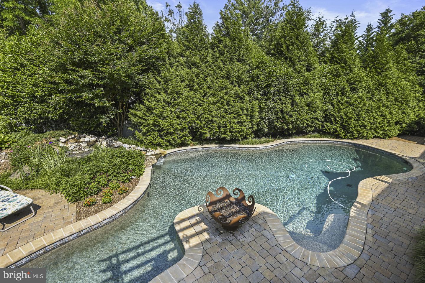 1016 BELLVIEW RD, MCLEAN, Virginia 22102, 5 Bedrooms Bedrooms, ,4 BathroomsBathrooms,Residential,For sale,1016 BELLVIEW RD,VAFX2241500 MLS # VAFX2241500