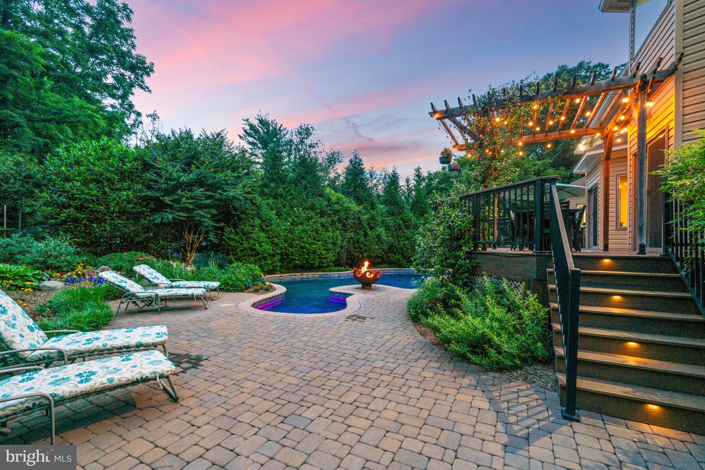 1016 BELLVIEW RD, MCLEAN, Virginia 22102, 5 Bedrooms Bedrooms, ,4 BathroomsBathrooms,Residential,For sale,1016 BELLVIEW RD,VAFX2241500 MLS # VAFX2241500