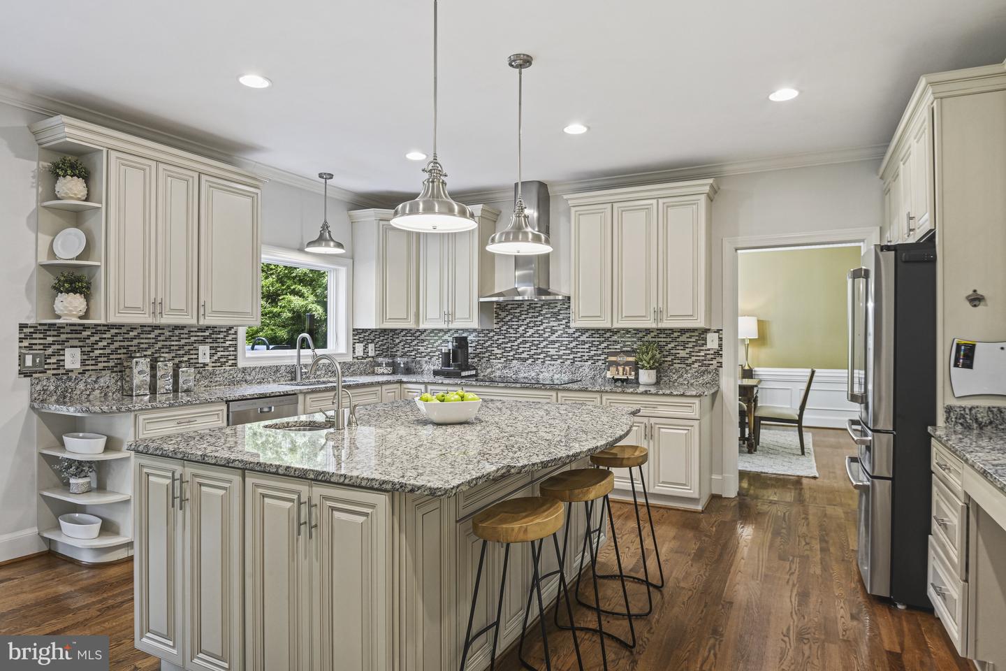 1016 BELLVIEW RD, MCLEAN, Virginia 22102, 5 Bedrooms Bedrooms, ,4 BathroomsBathrooms,Residential,For sale,1016 BELLVIEW RD,VAFX2241500 MLS # VAFX2241500