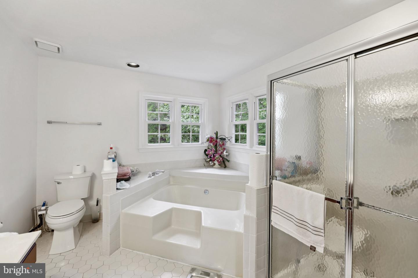 8622 CROSS CHASE CT, FAIRFAX STATION, Virginia 22039, 5 Bedrooms Bedrooms, ,2 BathroomsBathrooms,Residential,For sale,8622 CROSS CHASE CT,VAFX2241668 MLS # VAFX2241668