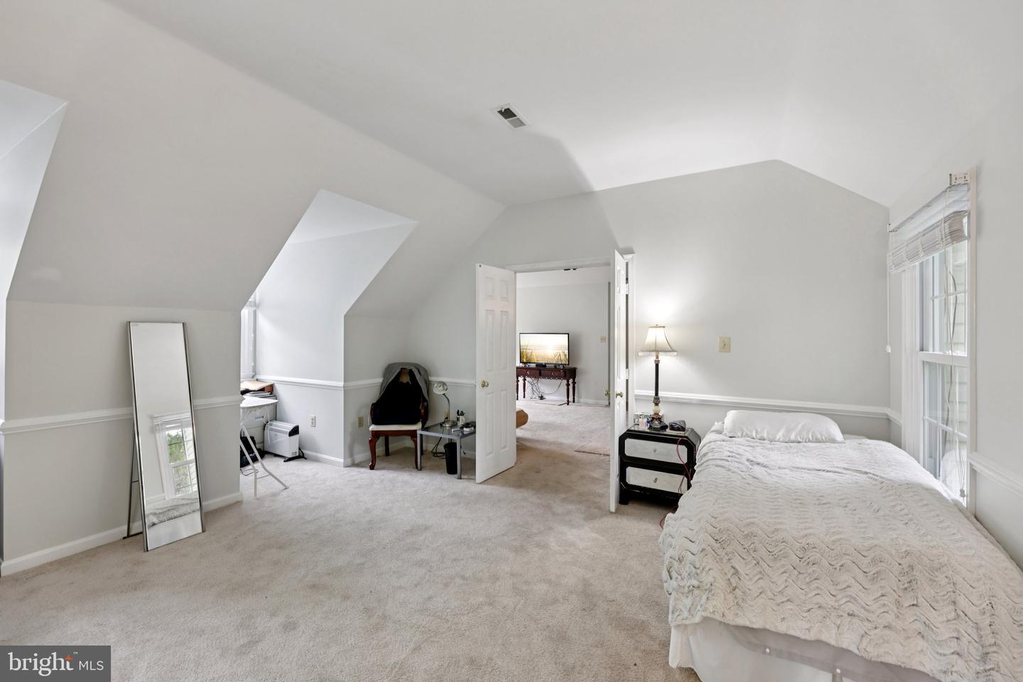 8622 CROSS CHASE CT, FAIRFAX STATION, Virginia 22039, 5 Bedrooms Bedrooms, ,2 BathroomsBathrooms,Residential,For sale,8622 CROSS CHASE CT,VAFX2241668 MLS # VAFX2241668