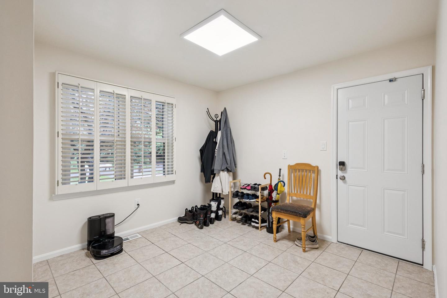 11100 FLORA LEE DR, FAIRFAX STATION, Virginia 22039, 4 Bedrooms Bedrooms, ,3 BathroomsBathrooms,Residential,For sale,11100 FLORA LEE DR,VAFX2242116 MLS # VAFX2242116