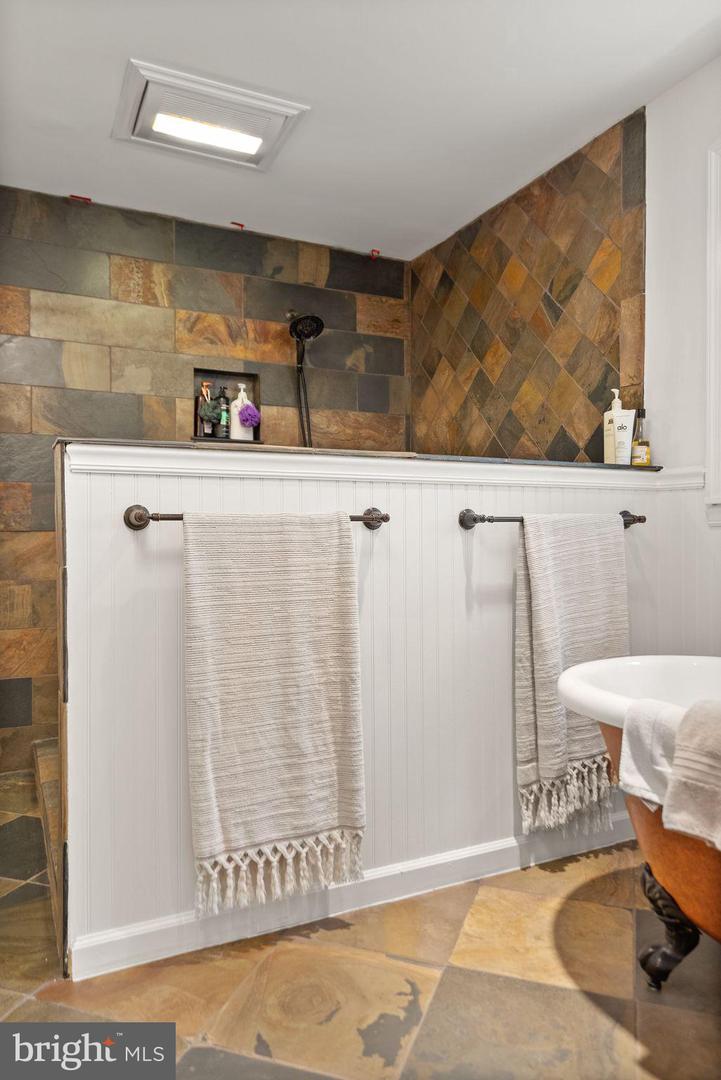 17842 OAKMONT WAY, PURCELLVILLE, Virginia 20132, 5 Bedrooms Bedrooms, ,3 BathroomsBathrooms,Residential,For sale,17842 OAKMONT WAY,VALO2097330 MLS # VALO2097330