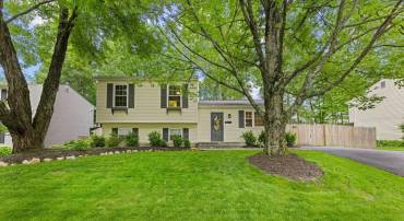 9761 TURNBUCKLE DR, BURKE, Virginia 22015, 3 Bedrooms Bedrooms, ,2 BathroomsBathrooms,Residential,For sale,9761 TURNBUCKLE DR,VAFX2242158 MLS # VAFX2242158